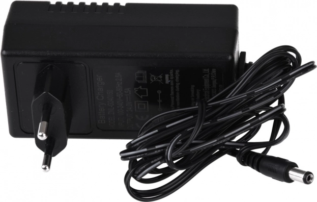 24 V 1,5 A töltő csappal elektromos kisautókhoz