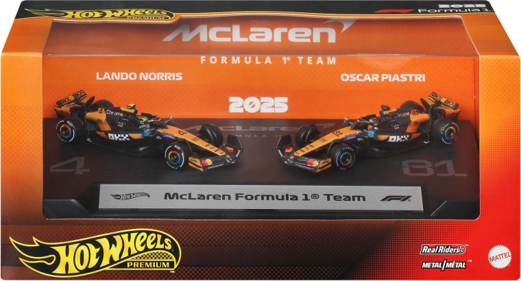 Két McLaren versenyautó egy csomagban