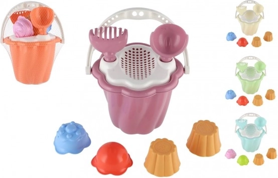 Műanyag homokozó készlet vödörrel és szerszámokkal