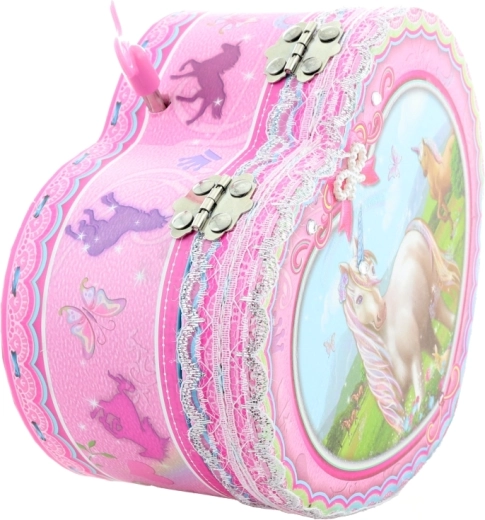 Romantikus szív alakú dizájn unikornissal