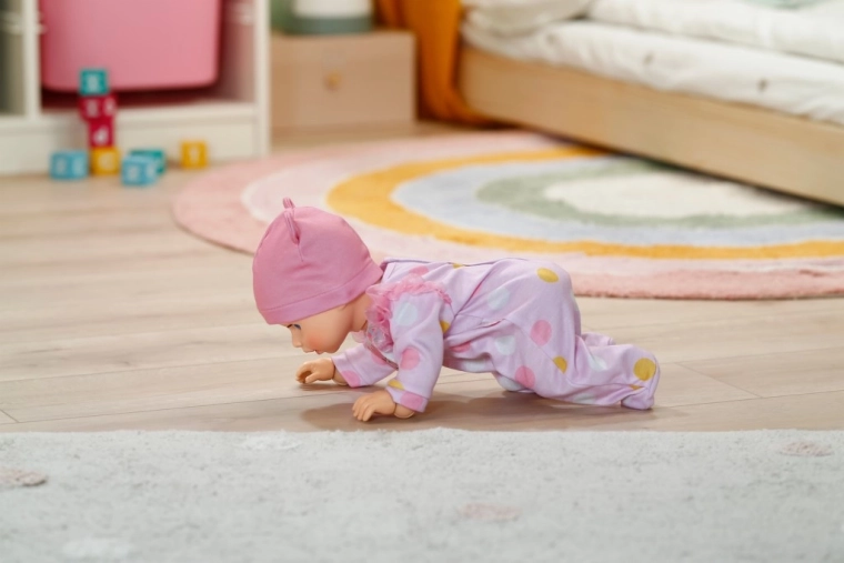 Úgy kúszik, mint egy igazi kisbaba