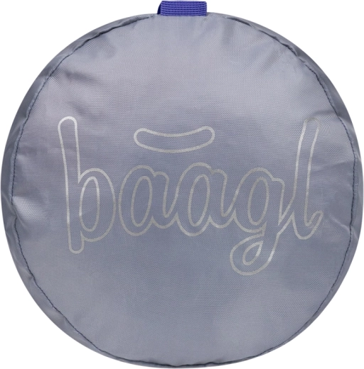 Összehajtható kialakítás integrált zsebbe