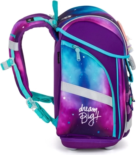 Könnyű és tágas: 970 g és 26 liter