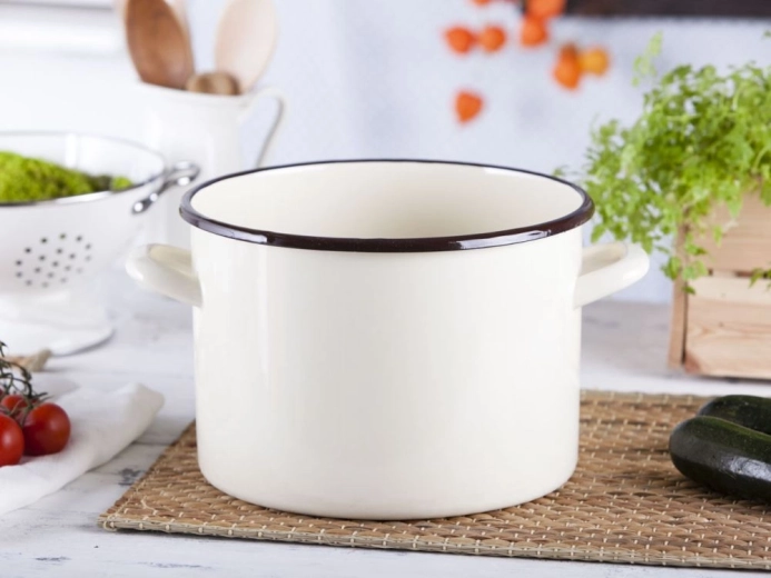 Nagy, 7,5 l-es űrtartalom családi főzéshez