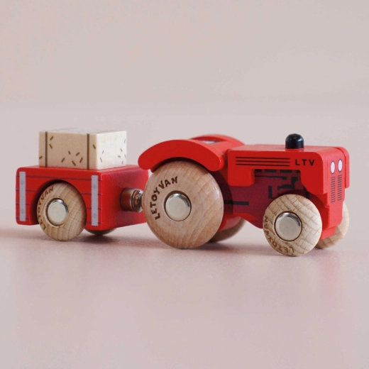 Fából készült traktor pótkocsival Tilly, Le Toy Van