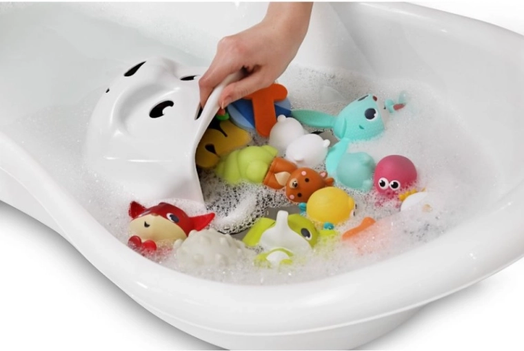 Szórakozás és rend fürdés közben