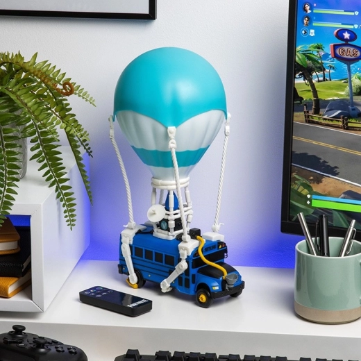 Fortnite Battle Bus lámpa RGB háttérvilágítással és fejhallgató-tartóval