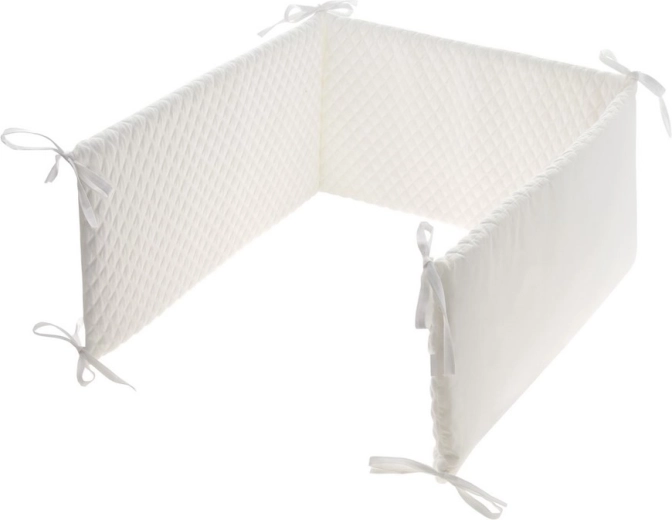 Biztonságos és puha rácsvédő kiságyba
