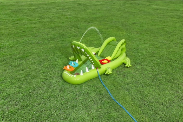 Beépített vízpermetező a frissítő szórakozáshoz