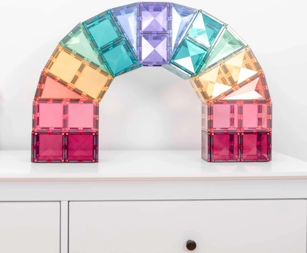 Pasztell színek és átlátszó dizájn