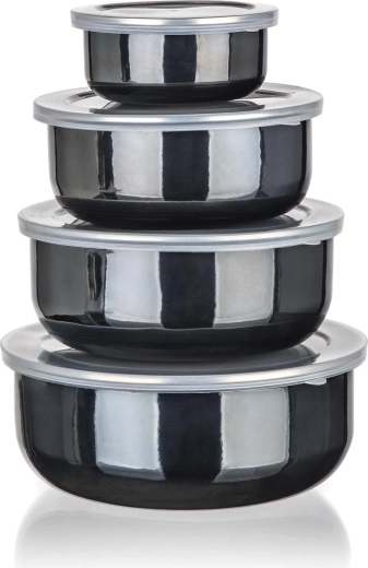 Helytakarékos, egymásba rakható kialakítás