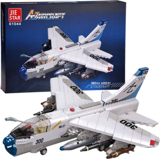 683 darabos támadógép építőkészlet