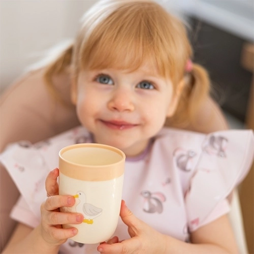 A nyitott pohár támogatja az egészséges fejlődést