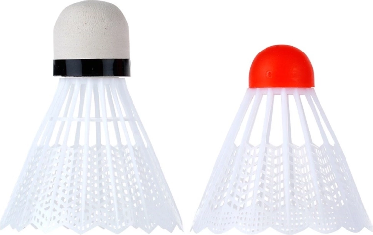 Kétféle labda a különböző játékstílushoz