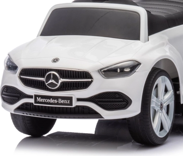 Valósághű részletek MERCEDES stílusban