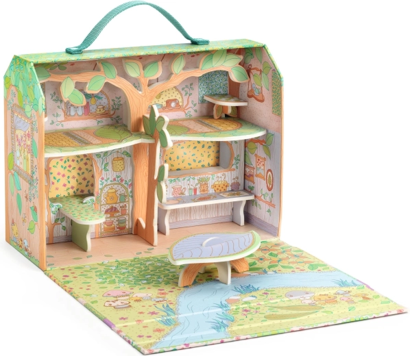 Bőrönd, amely fára épült házikóvá változik