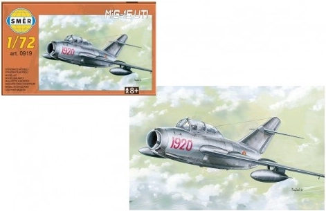 Műanyag MiG-15 UTI repülőgép makett 1:72