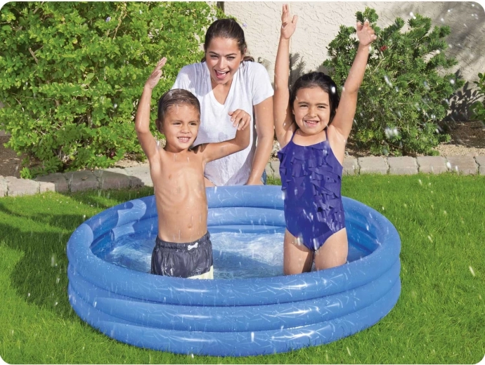 Remek szórakozás a kertben