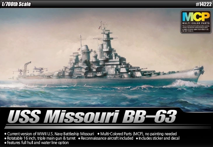 USS Missouri BB-63 1/700 műanyag csatahajó makett