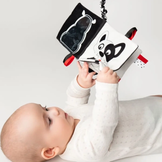 Könnyű rögzítés babakocsira és bárhová magával viheti