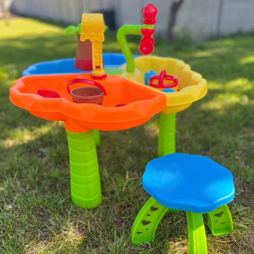 Kényelmes szék a kis építőknek