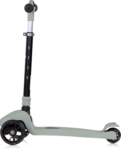 Stabil háromkerekű kialakítás a biztonságos kezdetekhez