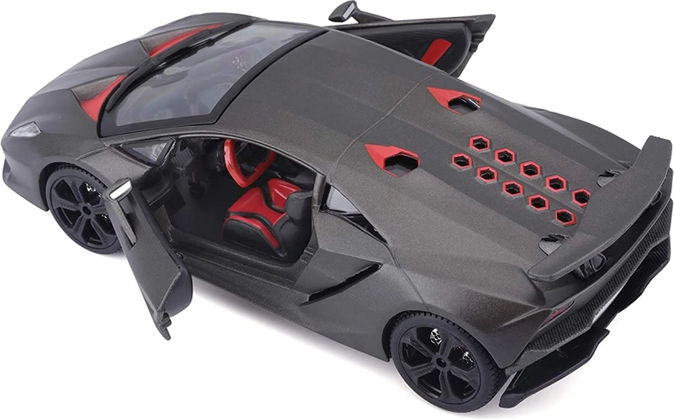 Nyitható ollós ajtók és részletes belső