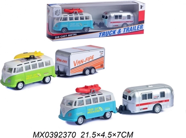 Minibusz utánfutóval