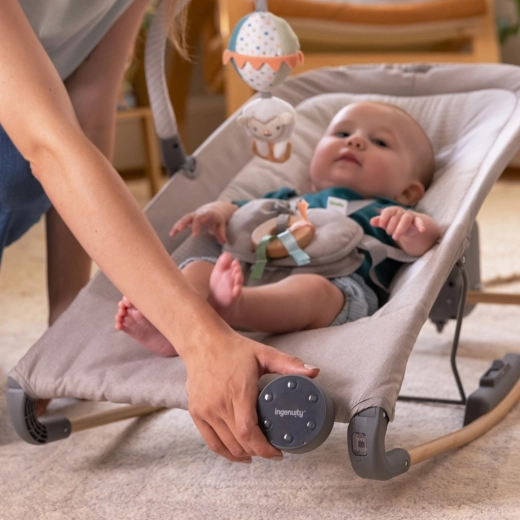 Kényelmes dőlésszög és puha anyagok