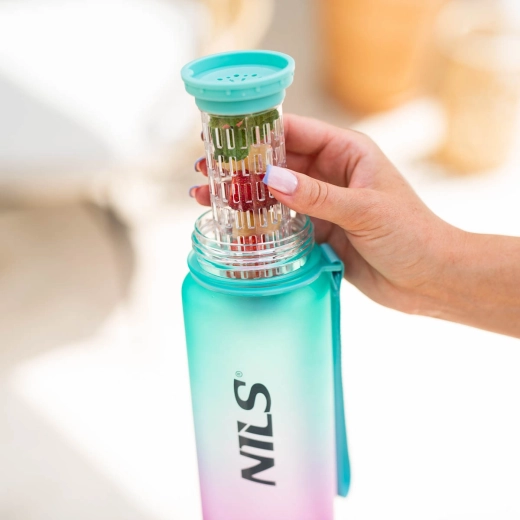 Frissítő víz a kivehető infúzornak köszönhetően