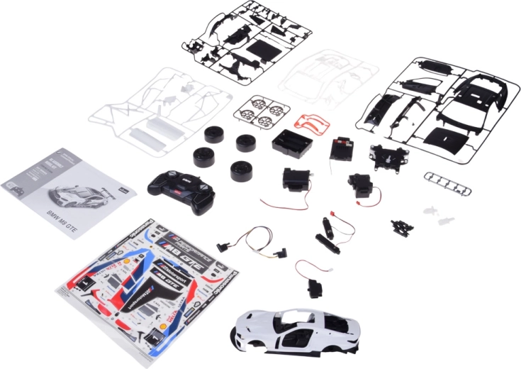 Építsd meg, matricázd fel és indulj: 74 precíz alkatrész