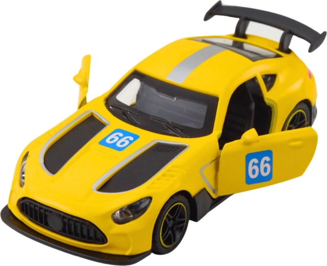 Nyitható ajtók és élethű részletek