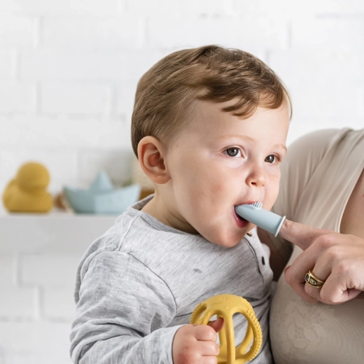 Kétoldalas kialakítás a fogzás alatti enyhülésért