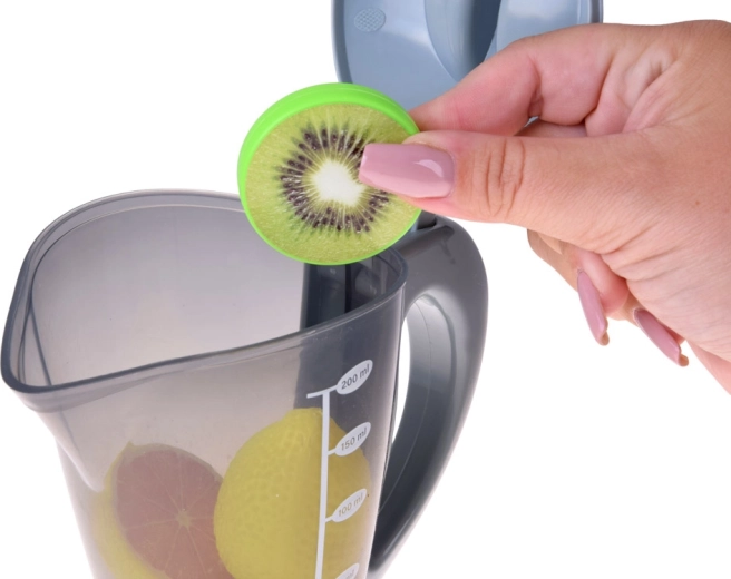 Levehető kancsó mércével