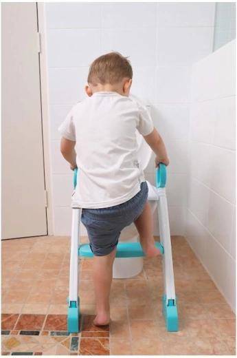 Biztonságos fellépés a csúszásgátló lépcsőfoknak és kapaszkodóknak köszönhetően