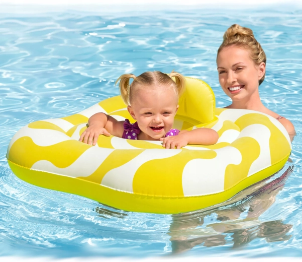 Integrált ülőrész lábnyílásokkal