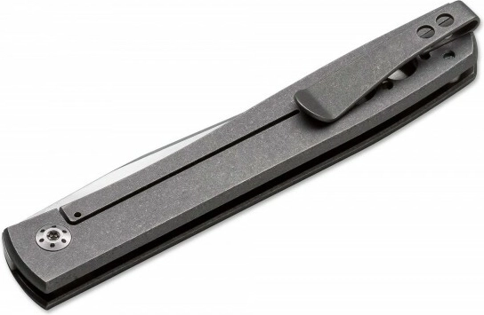 Diszkrét hordás a mélyre ülő klipnek köszönhetően