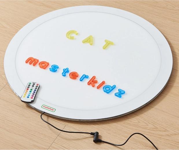 Távirányítás és RGB effektek