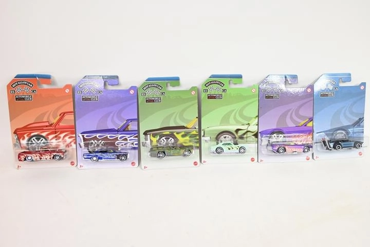 Fém kisautó (die-cast modell)