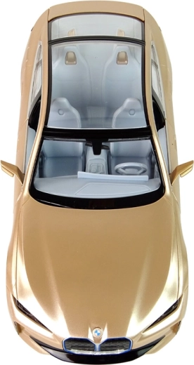 Realista dizájn és arany kivitel