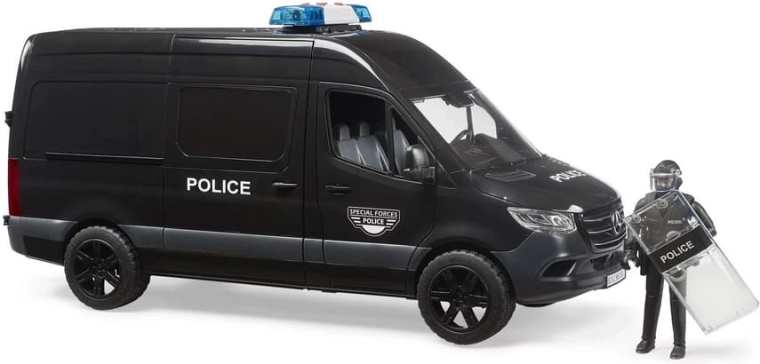 Valósághű részletek és rendőrségi jelölések