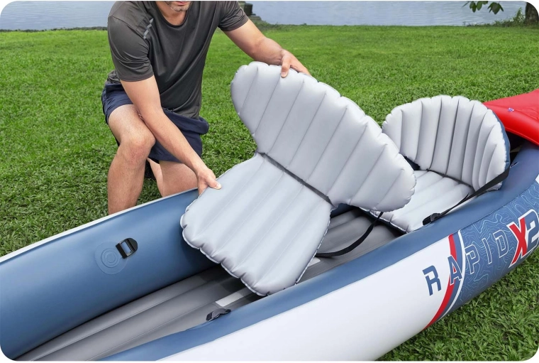 Kényelmes ülések és stabil padló