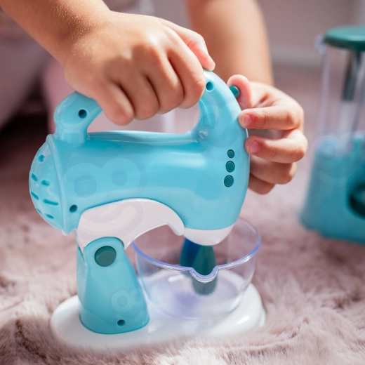 Valósághű mixer tálkával a kis pékeknek