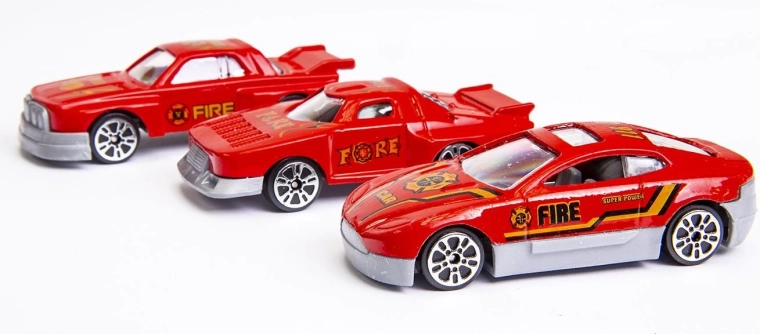 3 kisautó a csomagban