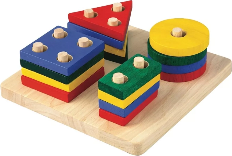 PlanToys fa rakosgató tábla geometriai formákkal