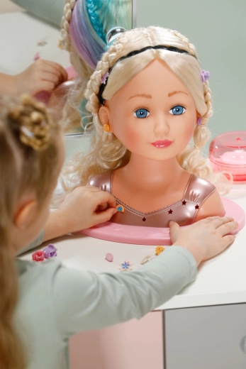 Gazdag kiegészítőkészlet a kis stylist számára
