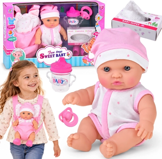 Babamacska baba 20 cm hordozóban cumival, cumisüveggel és kiegészítőkkel