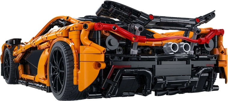 Impozáns vitrindarab 1:10 méretarányban