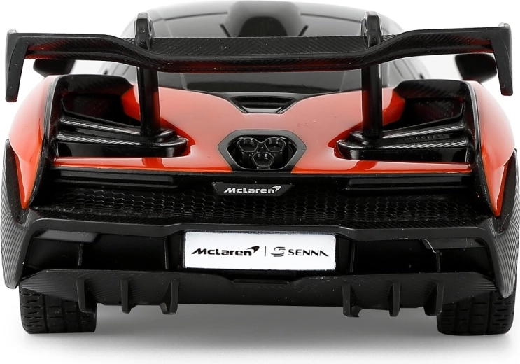 Hivatalos licenc és hű McLaren Senna részletek