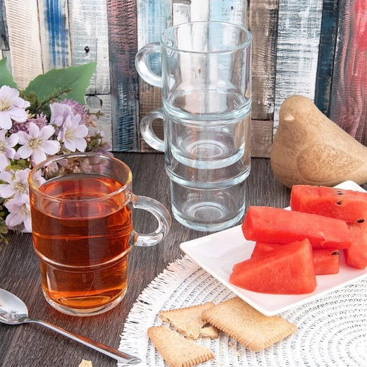 Helytakarékos, egymásra rakható kialakítás